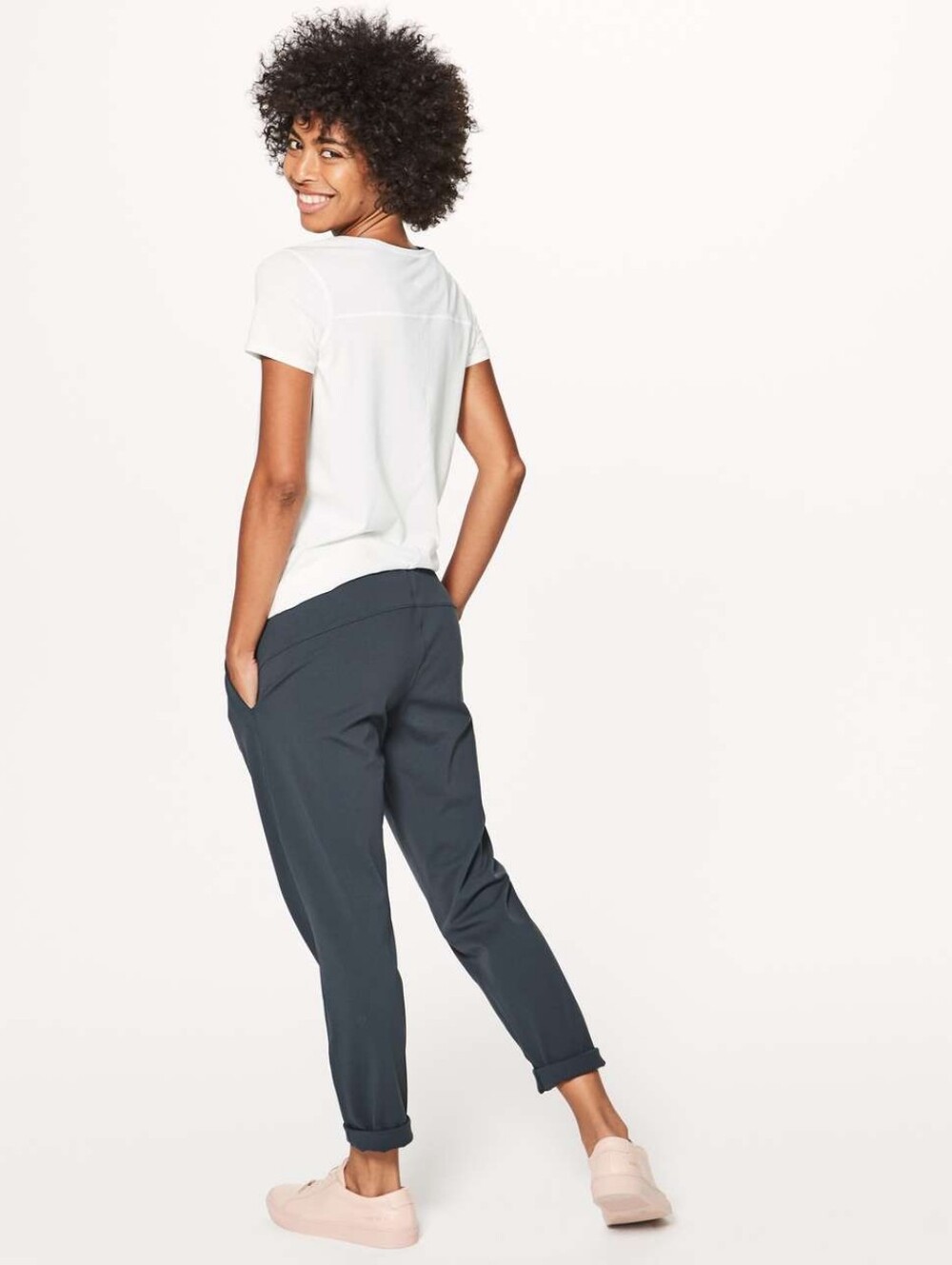 Lululemon On The Fly Pant 28" in Melanite - Picture 4 of 12